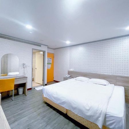 เอ 22 ซิตี้ โฮเต็ล Hotel จงลี่ ภายนอก รูปภาพ